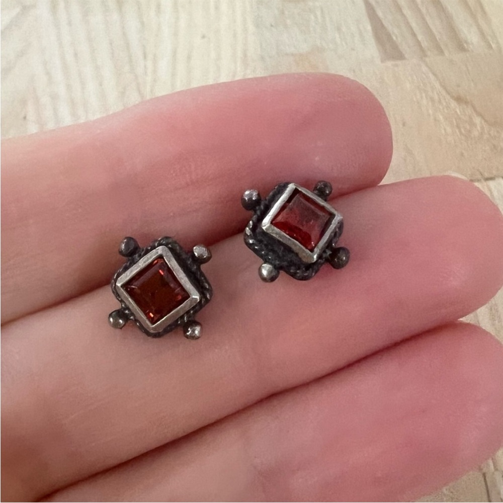 Vintage 925 Sterling silver square garnet colored stud earrings